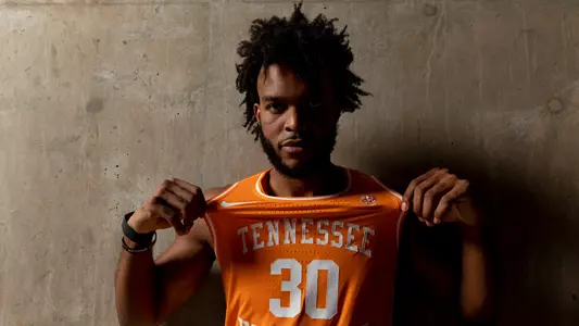 KNOXVILLE, TN - October 12, 2022 - Guard Josiah-Jordan James #30 of the Tennessee Volunteers portrait taken during 2022 Photo Day at Thompson-Boling Arena in Knoxville, TN. Photo By Andrew Ferguson/Tennessee Athletics