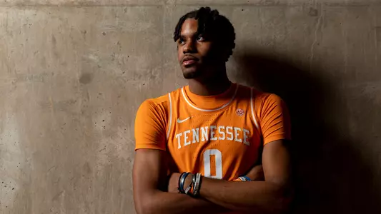 KNOXVILLE, TN - October 12, 2022 - Forward Jonas Aidoo #0 of the Tennessee Volunteers portrait taken during 2022 Photo Day at Thompson-Boling Arena in Knoxville, TN. Photo By Andrew Ferguson/Tennessee Athletics