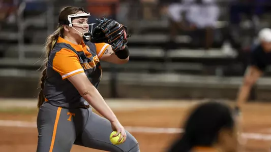 CLEARWATER, FL - FEBRUARY 10, 2023 - Pitcher Ashley Rogers #14 of the Tennessee Lady Volunteers during the game between the Illinois Fighting Illini and the Tennessee Lady Volunteers at Eddie C. Moore Softball Complex in Clearwater, FL. Photo By Kyle Zedaker