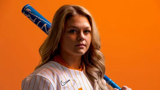 KNOXVILLE, TN - January 19, 2023 - Infielder Jenna Mosley #6 of the Tennessee Lady Volunteers portrait taken during 2023 softball Photo Day in Knoxville, TN. Photo By Andrew Ferguson/Tennessee Athletics