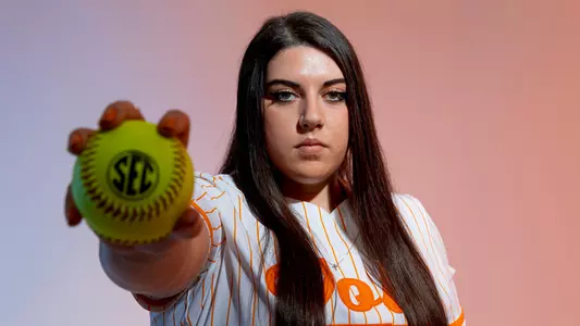 KNOXVILLE, TN - January 19, 2023 - Pitcher Payton Gottshall #33 of the Tennessee Lady Volunteers portrait taken during 2023 softball Photo Day in Knoxville, TN. Photo By Andrew Ferguson/Tennessee Athletics