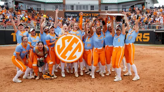 KNOXVILLE, TN - May 06, 2023 - The Tennessee Lady Volunteers during the game between the South Carolina Gamecocks and the Tennessee Lady Volunteers at Sherri Parker Lee Stadium in Knoxville, TN. Photo By Emma Corona/Tennessee Athletics