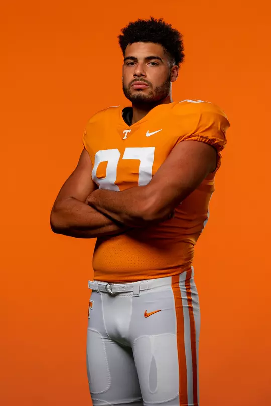 KNOXVILLE, TN - AUGUST 18, 2020 - Tight end Jacob Warren #87 of the Tennessee Volunteers during 2020 Fall Camp practice on Haslam Field in Knoxville, TN. Photo By Andrew Ferguson/Tennessee Athletics