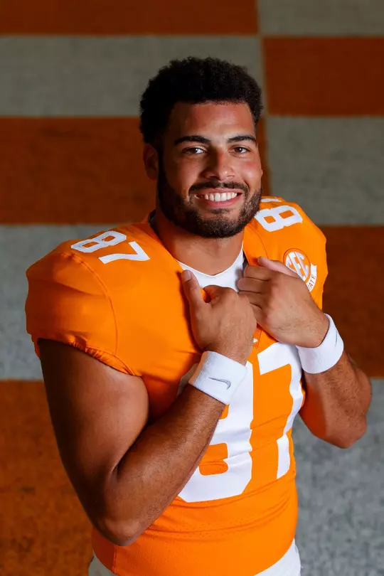 KNOXVILLE, TN - July 20, 2022 - Tight end Jacob Warren #87 of the Tennessee Volunteers portrait taken during 2022 Football Photo Day in Knoxville, TN. Photo By Emma Corona/Tennessee Athletics