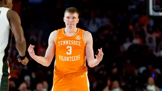 ATHENS, GA - January 13, 2024 - Guard Dalton Knecht #3 of the Tennessee Volunteers during the game between the Georgia Bulldogs and the Tennessee Volunteers at Stegeman Coliseum in Athens, GA. Photo By Andrew Ferguson/Tennessee Athletics