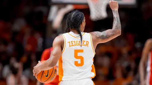 KNOXVILLE, TN - January 06, 2024 - Guard Zakai Zeigler #5 of the Tennessee Volunteers during the game between the Ole Miss Rebels and the Tennessee Volunteers at Food City Center in Knoxville, TN. Photo By Andrew Ferguson/Tennessee Athletics