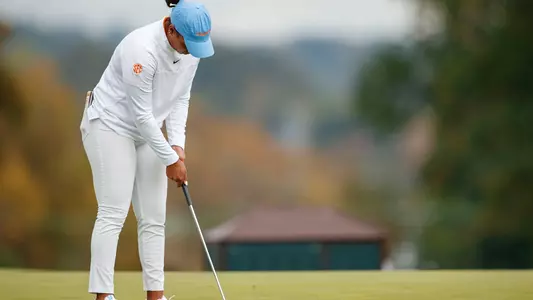 KNOXVILLE, TN - October 17, 2023 - Bailey Davis of the Tennessee Lady Volunteers during the Mercedes-Benz Collegiate Championship at Cherokee Country Club in Knoxville, TN. Photo By Kate Luffman/Tennessee Athletics