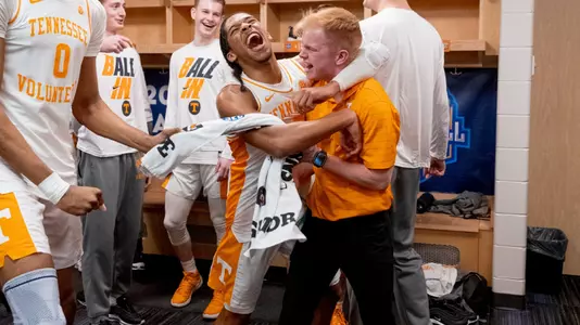 TAMPA, FL - March 12, 2022 - Guard Zakai Zeigler #5 and Student Manager Scott Daughtry of the Tennessee Volunteers during the 2022 SEC Men?s Basketball Tournament semifinal game between the Kentucky Wildcats and the Tennessee Volunteers at Amalie Arena in Tampa, Fl. Photo By Andrew Ferguson/Tennessee Athletics