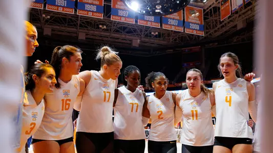 KNOXVILLE, TN - November 22, 2024 - The Tennessee Lady Volunteers before the game between the Arkansas Razorbacks and the Tennessee Lady Volunteers at Food City Center in Knoxville, TN. Photo By Ryan Beatty/Tennessee Athletics