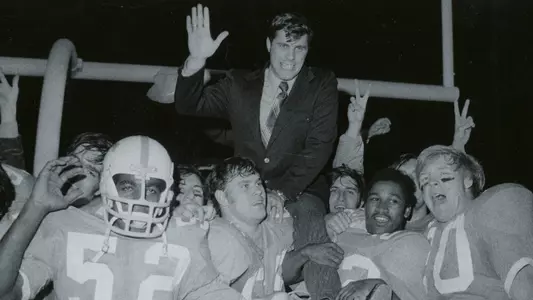 Bill Battle with players