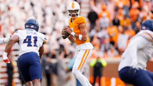 Iamaleava Named Polynesian College Football Player of the Year Finalist