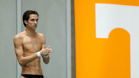KNOXVILLE, TN - November 20, 2024 - Bennett Greene of the Tennessee Volunteers during the Tennessee Invite at Allan Jones Intercollegiate Aquatic Center in Knoxville, TN. Photo By Drew Garrison/Tennessee Athletics