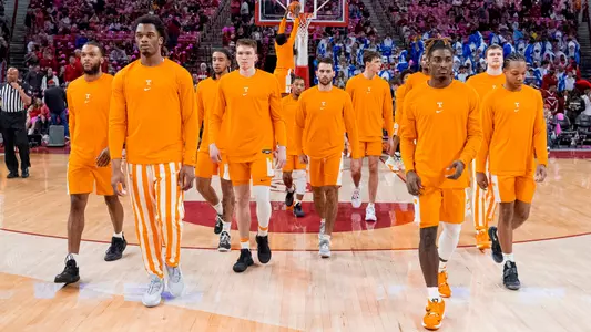 FAYETTEVILLE, AR - February 14, 2024 - The Tennessee Volunteers before the game between the Arkansas Razorbacks and the Tennessee Volunteers at Bud Walton Arena in Fayetteville, AR. Photo By Andrew Ferguson/Tennessee Athletics