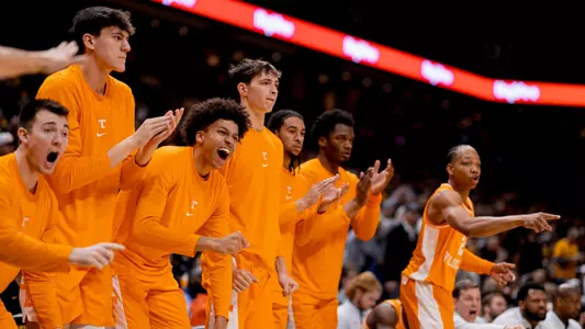 COLUMBIA, MO - February 20, 2024 - The Tennessee Volunteers during the game between the Missouri Tigers and the Tennessee Volunteers at Mizzou Arena in Columbia, MO. Photo By Andrew Ferguson/Tennessee Athletics