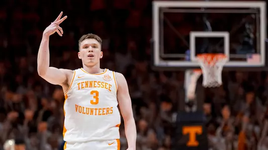 KNOXVILLE, TN - February 24, 2024 - Guard Dalton Knecht #3 of the Tennessee Volunteers during the game between the Texas A&M Aggies and the Tennessee Volunteers at Food City Center in Knoxville, TN. Photo By Andrew Ferguson/Tennessee Athletics