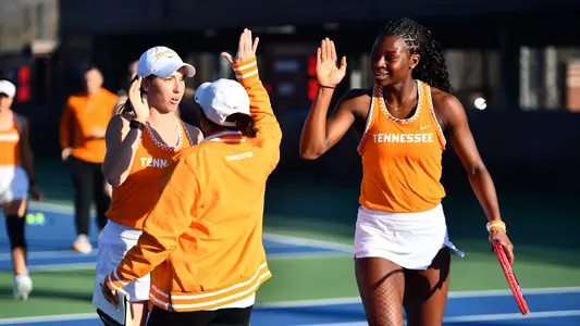 #20 Lady Vols Dominate #43 Arkansas, 6-1