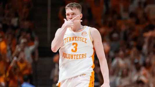 KNOXVILLE, TN - March 09, 2024 - Guard Dalton Knecht #3 of the Tennessee Volunteers during the game between the Kentucky Wildcats and the Tennessee Volunteers at Food City Center in Knoxville, TN. Photo By Ian Cox/Tennessee Athletics
