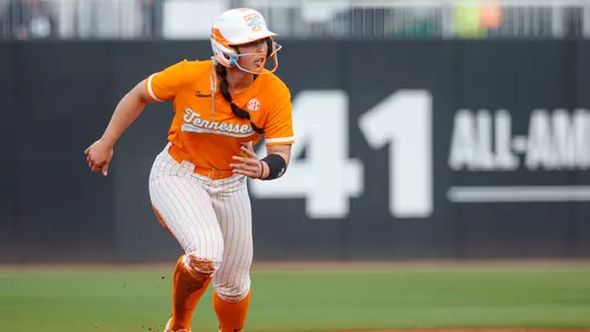 KNOXVILLE, TN - March 15, 2024 - Catcher Sophia Nugent #7 of the Tennessee Lady Volunteers during the game between the Missouri Tigers and the Tennessee Lady Volunteers at Sherri Parker Lee Stadium in Knoxville, TN. Photo By Kate Luffman/Tennessee Athletics