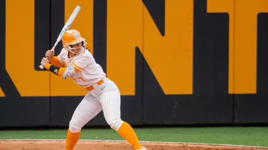 KNOXVILLE, TN - April 05, 2024 - Catcher Sophia Nugent #7 of the Tennessee Lady Volunteers during the game between the Georgia Bulldogs and the Tennessee Lady Volunteers at Sherri Parker Lee Stadium in Knoxville, TN. Photo By Andrew Ferguson/Tennessee Athletics