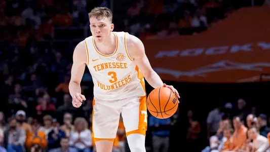 KNOXVILLE, TN - March 09, 2024 - Guard Dalton Knecht #3 of the Tennessee Volunteers during the game between the Kentucky Wildcats and the Tennessee Volunteers at Food City Center in Knoxville, TN. Photo By Andrew Ferguson/Tennessee Athletics