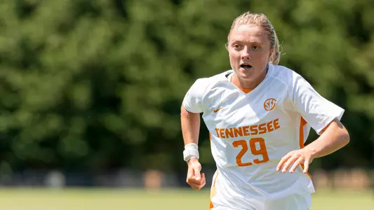 KNOXVILLE, TN - August 11, 2024 - Defender Sydney Miller #29 of the Tennessee Lady Volunteers during the an exhibition game between the UNC Asheville Bulldogs and the Tennessee Volunteers at Regal Soccer Stadium in Knoxville, TN. Photo By Andrew Ferguson/Tennessee Athletics