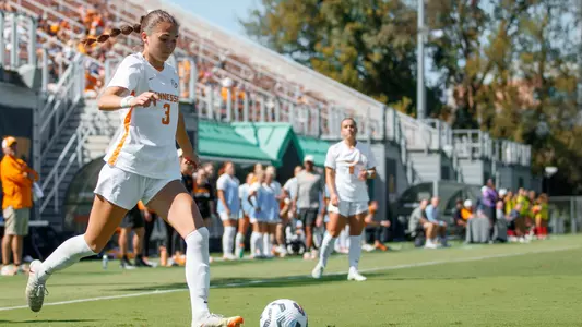 KNOXVILLE, TN - September 08, 2024 - Forward Sammi Woods #3 of the Tennessee Lady Volunteers during the game between the Florida Atlantic Owls and the Tennessee Volunteers at Regal Soccer Stadium in Knoxville, TN. Photo By Kyndall Williams/Tennessee Athletics