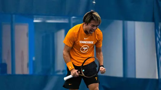 #13 Tennessee Defeats MTSU, 5-2