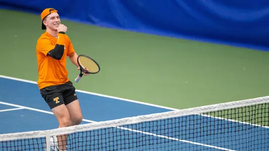 Moreno Clinches as No. 14 Vols Fight Past Illinois, 4-2
