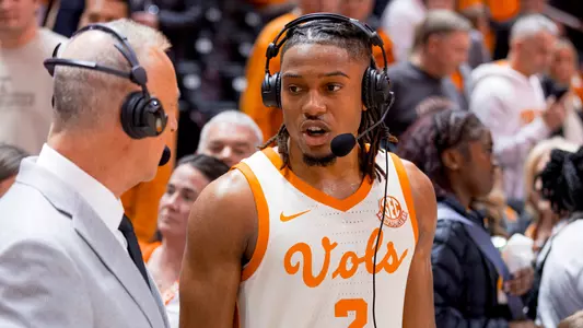 KNOXVILLE, TN - January 04, 2025 - Guard Chaz Lanier #2 of the Tennessee Volunteers during the game between the Arkansas Razorbacks and the Tennessee Volunteers at Food City Center in Knoxville, TN. Photo By Andrew Ferguson/Tennessee Athletics