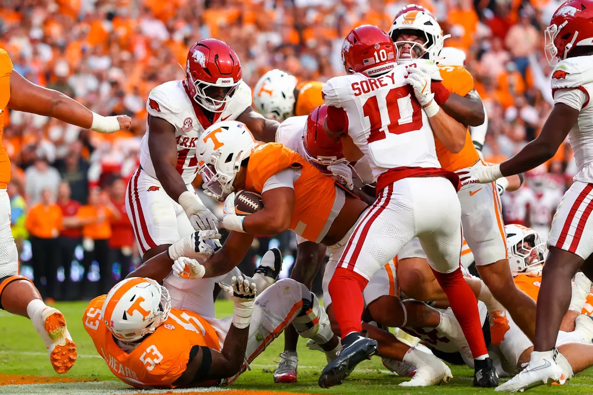 KNOXVILLE, TN - October 11, 2025 - Running back Peyton Lewis #2 of the Tennessee Volunteers during the game between the Arkansas Razorbacks and the Tennessee Volunteers at Neyland Stadium in Knoxville, TN. Photo By Andrew Ferguson/Tennessee Athletics