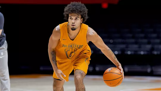KNOXVILLE, TN - September 12, 2025 - Guard Ja’Kobi Gillespie #0 of the Tennessee Volunteers during practice at Food City Center in Knoxville, TN. Photo By Andrew Ferguson/Tennessee Athletics