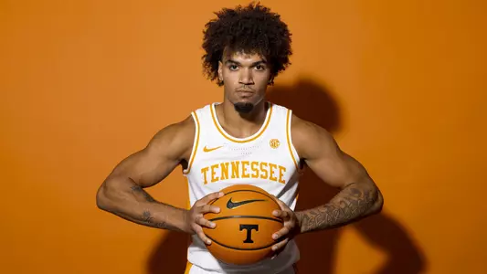 KNOXVILLE, TN - September 22, 2025 - Guard Ja’Kobi Gillespie #0 of the Tennessee Volunteers portrait taken during photo day in Knoxville, TN. Photo By Andrew Ferguson/Tennessee Athletics