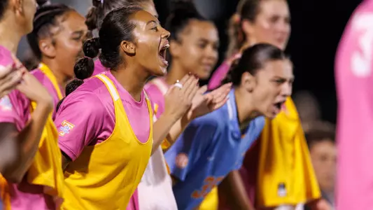 KNOXVILLE, TN - October 02, 2025 - Forward Ali Howard #19 of the Tennessee Lady Volunteers during the game between the Georgia Bulldogs and the Tennessee Volunteers at Regal Soccer Stadium in Knoxville, TN. Photo By Peyton Collimore/Tennessee Athletics