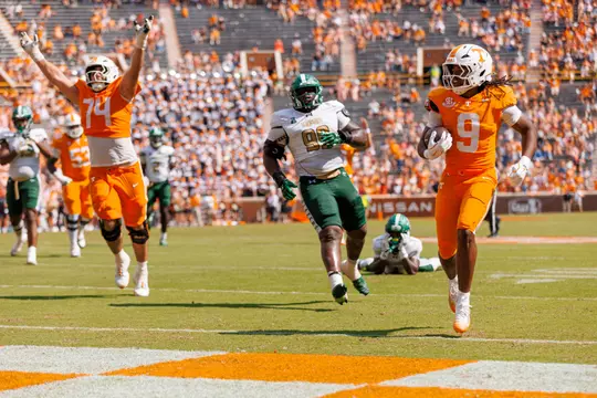 KNOXVILLE, TN - September 20, 2025 - Running back Star Thomas #9 of the Tennessee Volunteers during the game between the UAB Blazers and the Tennessee Volunteers at Neyland Stadium in Knoxville, TN. Photo By Kyndall Williams/Tennessee Athletics