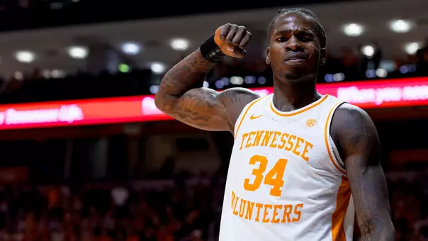 KNOXVILLE, TN - October 26, 2025 - Forward Felix Okpara #34 of the Tennessee Volunteers during an exhibition game between the Duke Blue Devils and the Tennessee Volunteers at Food City Center in Knoxville, TN. Photo By Andrew Ferguson/Tennessee Athletics
