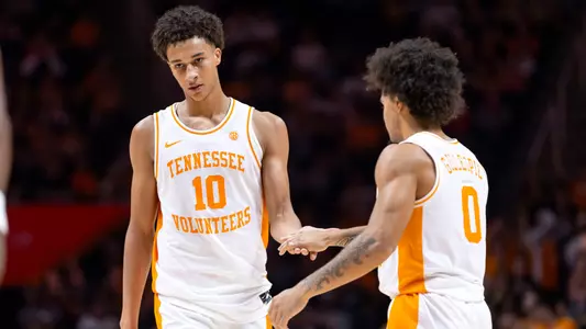 KNOXVILLE, TN - November 08, 2025 - Forward Nate Ament #10 and Guard Ja’Kobi Gillespie #0 of the Tennessee Volunteers during the game between the Northern Kentucky Norse and the Tennessee Volunteers at Food City Center in Knoxville, TN. Photo By Drew Garrison/Tennessee Athletics