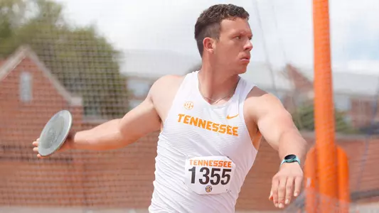 Aron Alvarez Aranda - 2025 Bio Cover