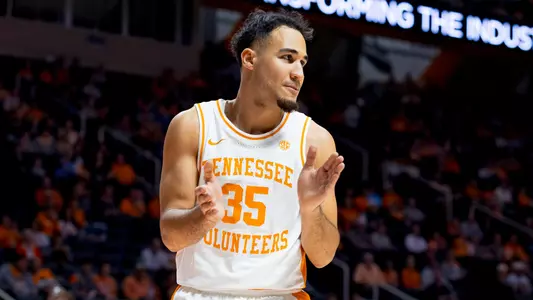 KNOXVILLE, TN - November 20, 2025 - Guard Ethan Burg #35 of the Tennessee Volunteers during the game between the Tennessee State Tigers and the Tennessee Volunteers at Food City Center in Knoxville, TN. Photo By Andrew Ferguson/Tennessee Athletics