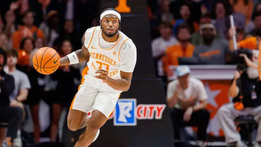 KNOXVILLE, TN - November 17, 2025 - Guard Amaree Abram #77 of the Tennessee Volunteers during the game between the Rice Owls and the Tennessee Volunteers at Food City Center in Knoxville, TN. Photo By Kyndall Williams/Tennessee Athletics