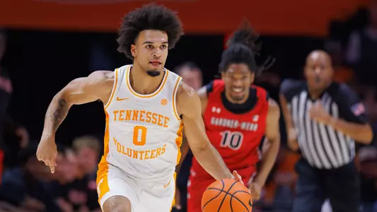KNOXVILLE, TN - December 21, 2025 - Guard Ja’Kobi Gillespie #0 of the Tennessee Volunteers during the game between the Gardner-Webb Runnin' Bulldogs and the Tennessee Volunteers at Food City Center in Knoxville, TN. Photo By Elliot Walker/Tennessee Athletics