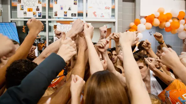 Swimming & Diving Huddle