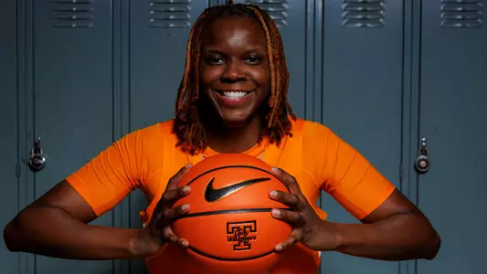 Jillian Hollingshead Auburn