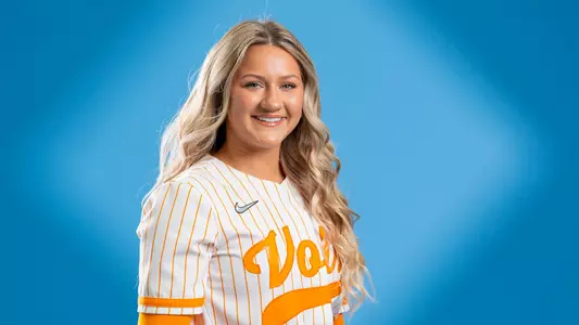 KNOXVILLE, TN - January 16, 2025 - Pitcher Sage Mardjetko #6 of the Tennessee Lady Volunteers portrait taken during 2025 Photo Day in Knoxville, TN. Photo By Andrew Ferguson/Tennessee Athletics