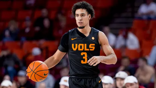 NORMAN, OK - February 08, 2025 - Guard Bishop Boswell #3 of the Tennessee Volunteers during the game between the Oklahoma Sooners and the Tennessee Volunteers at Lloyd Noble Center in Norman, OK. Photo By Andrew Ferguson/Tennessee Athletics