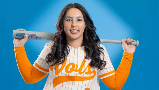 KNOXVILLE, TN - January 16, 2025 - Catcher Sophia Nugent #7 of the Tennessee Lady Volunteers portrait taken during 2025 Photo Day in Knoxville, TN. Photo By Andrew Ferguson/Tennessee Athletics