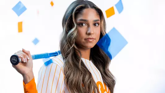 KNOXVILLE, TN - January 16, 2025 - Utility Kinsey Fiedler #27 of the Tennessee Lady Volunteers portrait taken during 2025 Photo Day in Knoxville, TN. Photo By Andrew Ferguson/Tennessee Athletics