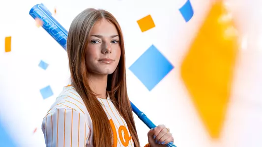 KNOXVILLE, TN - January 16, 2025 - Outfielder Zoie Shuler #11 of the Tennessee Lady Volunteers portrait taken during 2025 Photo Day in Knoxville, TN. Photo By Andrew Ferguson/Tennessee Athletics