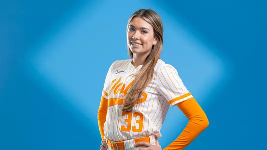 KNOXVILLE, TN - January 16, 2025 - Pitcher Erin Nuwer #33 of the Tennessee Lady Volunteers portrait taken during 2025 Photo Day in Knoxville, TN. Photo By Andrew Ferguson/Tennessee Athletics