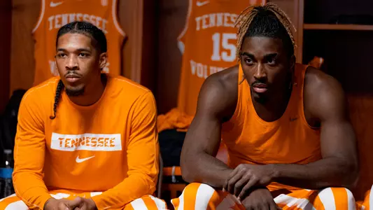 LOUISVILLE, KY - November 09, 2024 - Guard Zakai Zeigler #5 and Guard Jahmai Mashack #15 of the Tennessee Volunteers before the game between the Louisville Cardinals and the Tennessee Volunteers at KFC Yum! Center in Louisville, KY. Photo By Andrew Ferguson/Tennessee Athletics