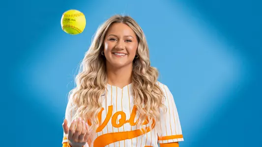KNOXVILLE, TN - January 16, 2025 - Pitcher Sage Mardjetko #6 of the Tennessee Lady Volunteers portrait taken during 2025 Photo Day in Knoxville, TN. Photo By Andrew Ferguson/Tennessee Athletics